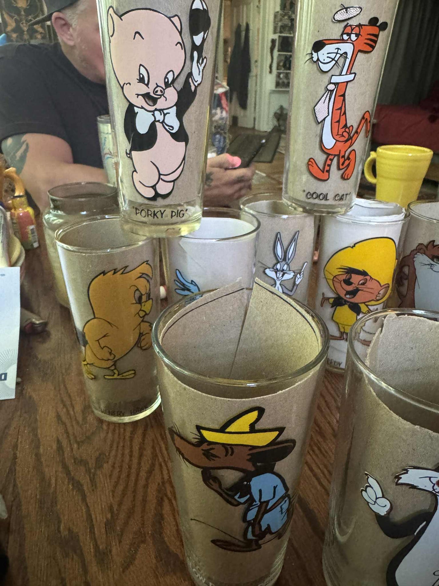 Vintage 1973 Pepsi Looney Tunes Glass Set 18 - FULL SET