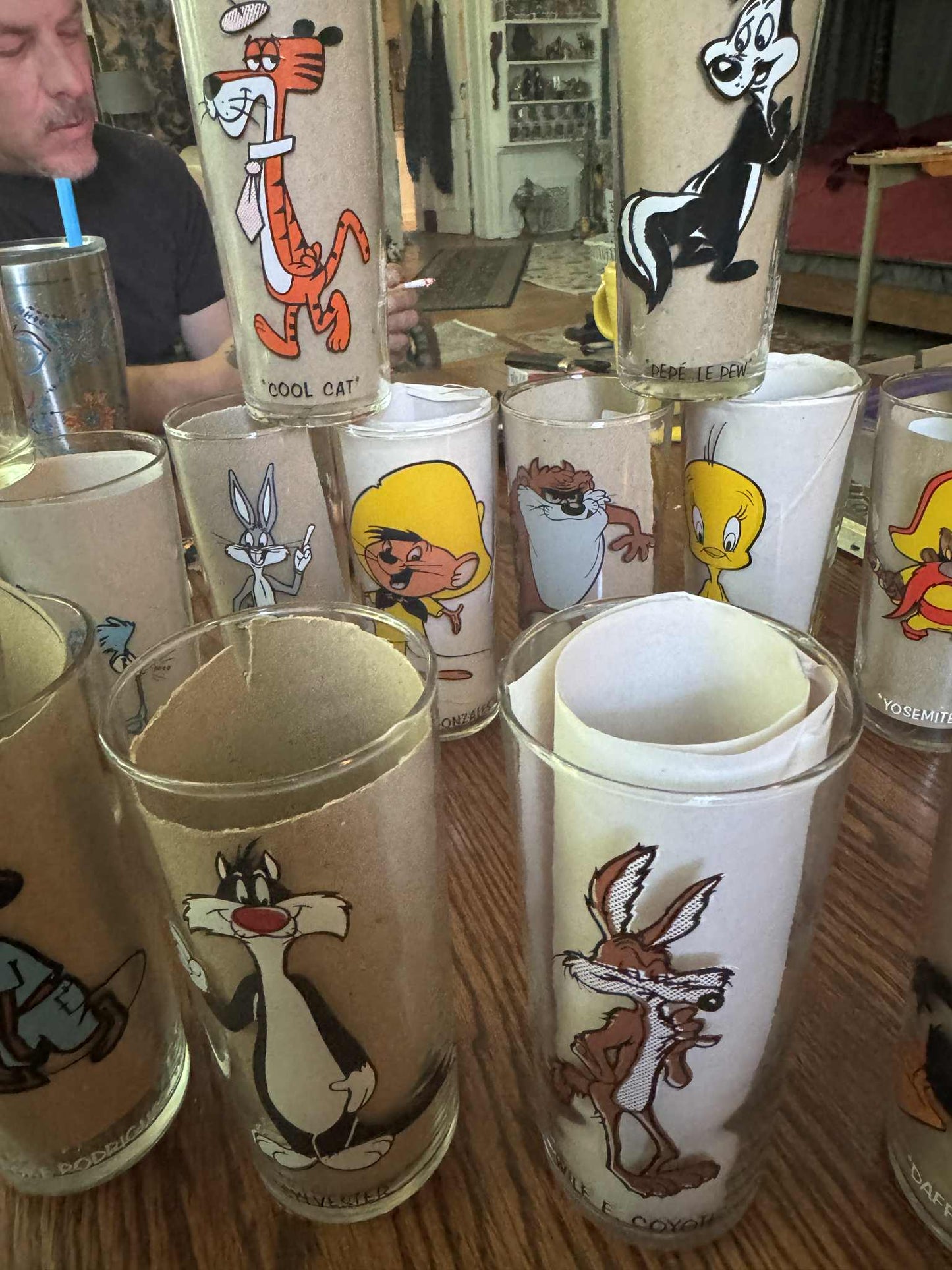 Vintage 1973 Pepsi Looney Tunes Glass Set 18 - FULL SET