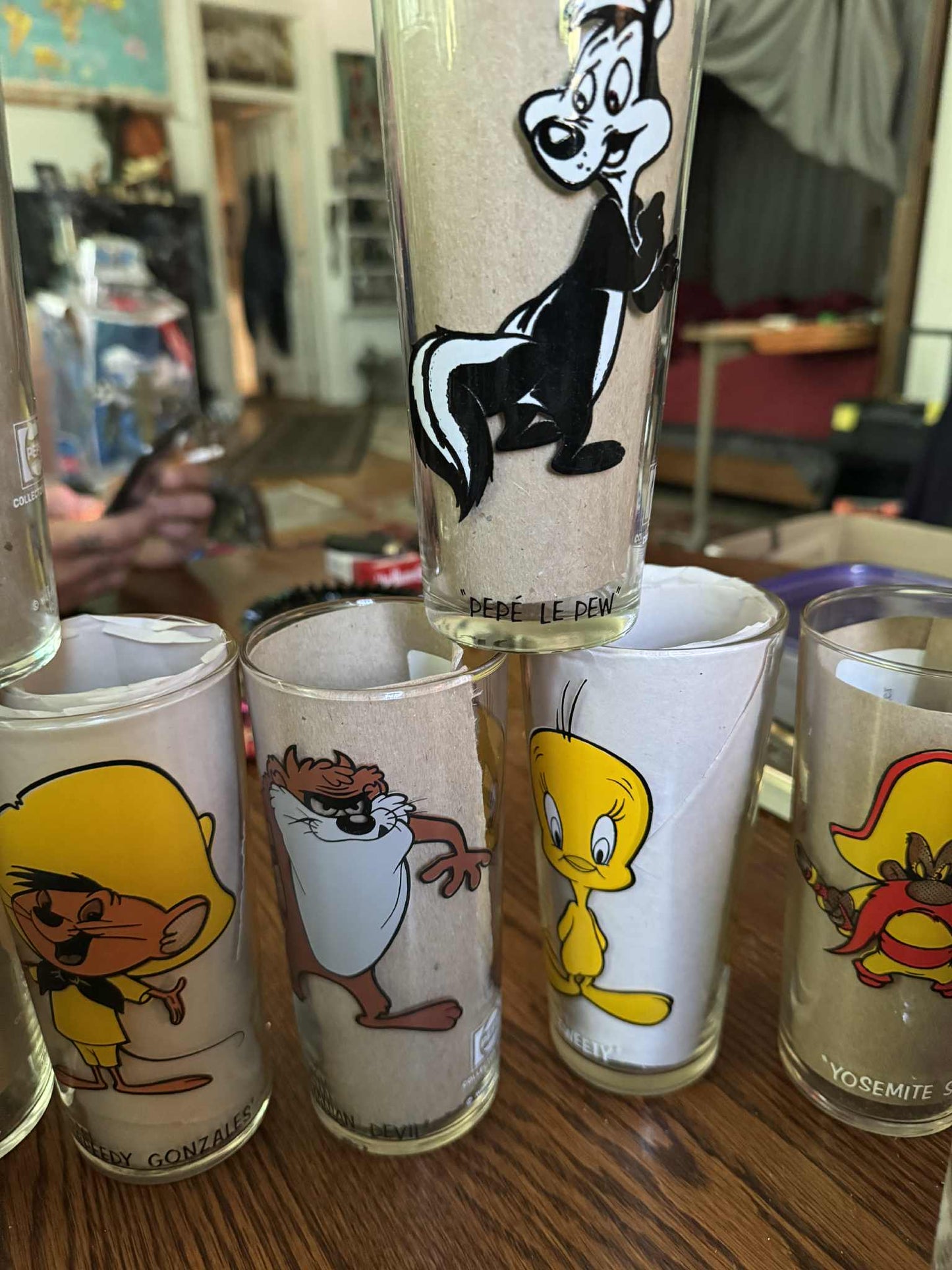 Vintage 1973 Pepsi Looney Tunes Glass Set 18 - FULL SET