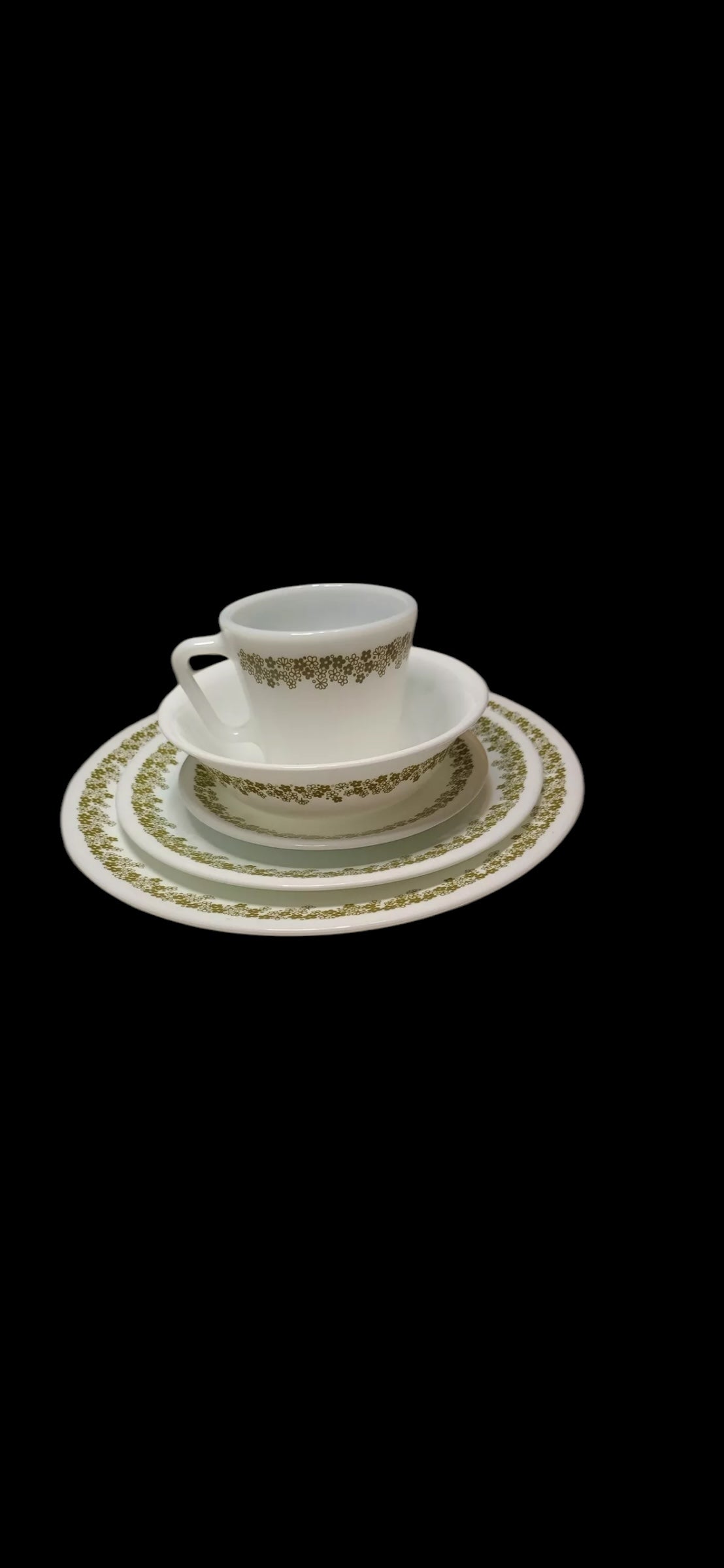Corelle Crazy Daisy Set of 20 - Four 5 Piece Place Settings Vintage