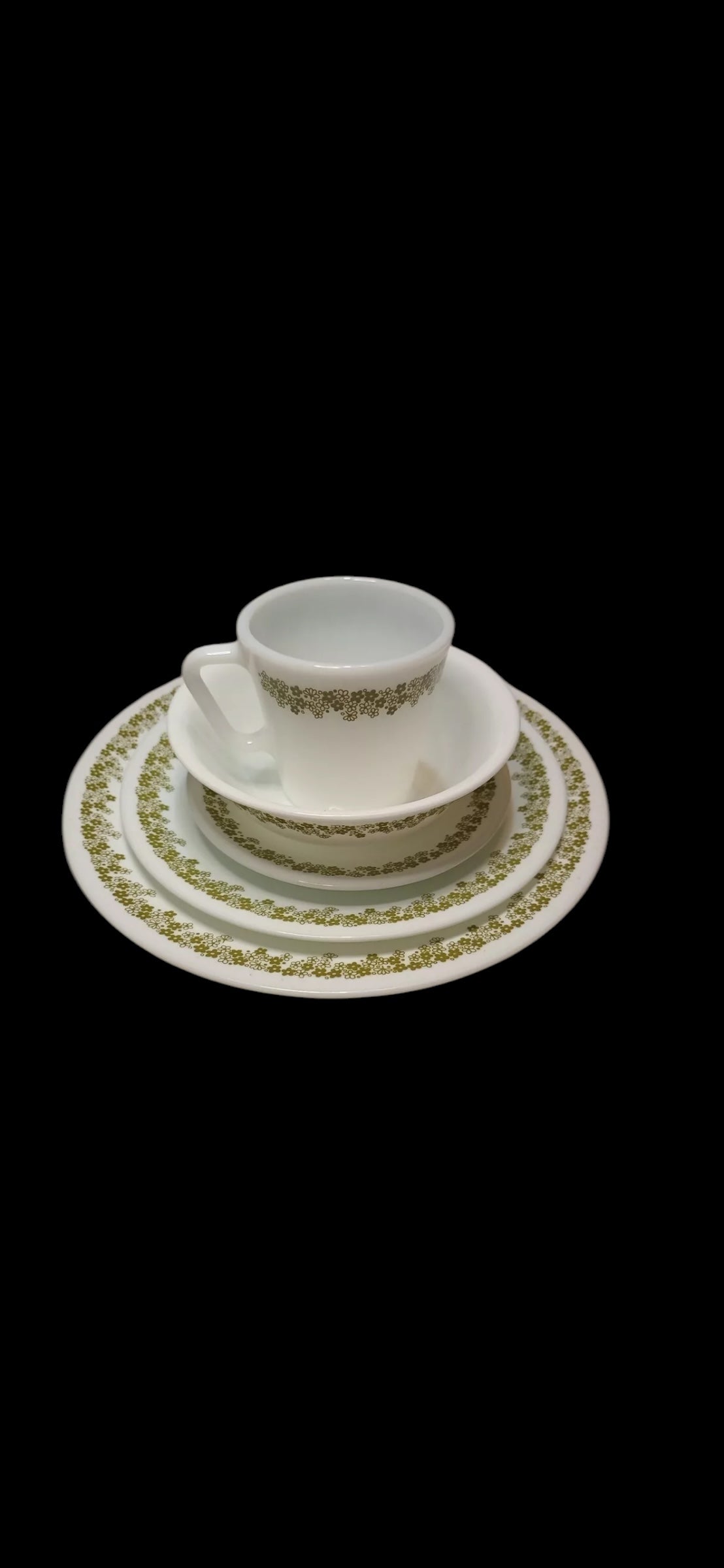 Corelle Crazy Daisy Set of 20 - Four 5 Piece Place Settings Vintage