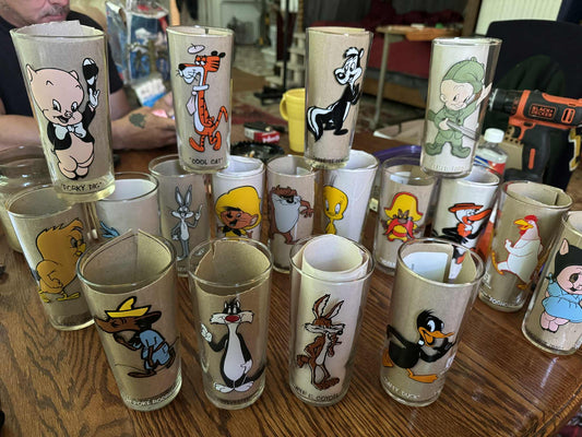 Vintage 1973 Pepsi Looney Tunes Glass Set 18 - FULL SET