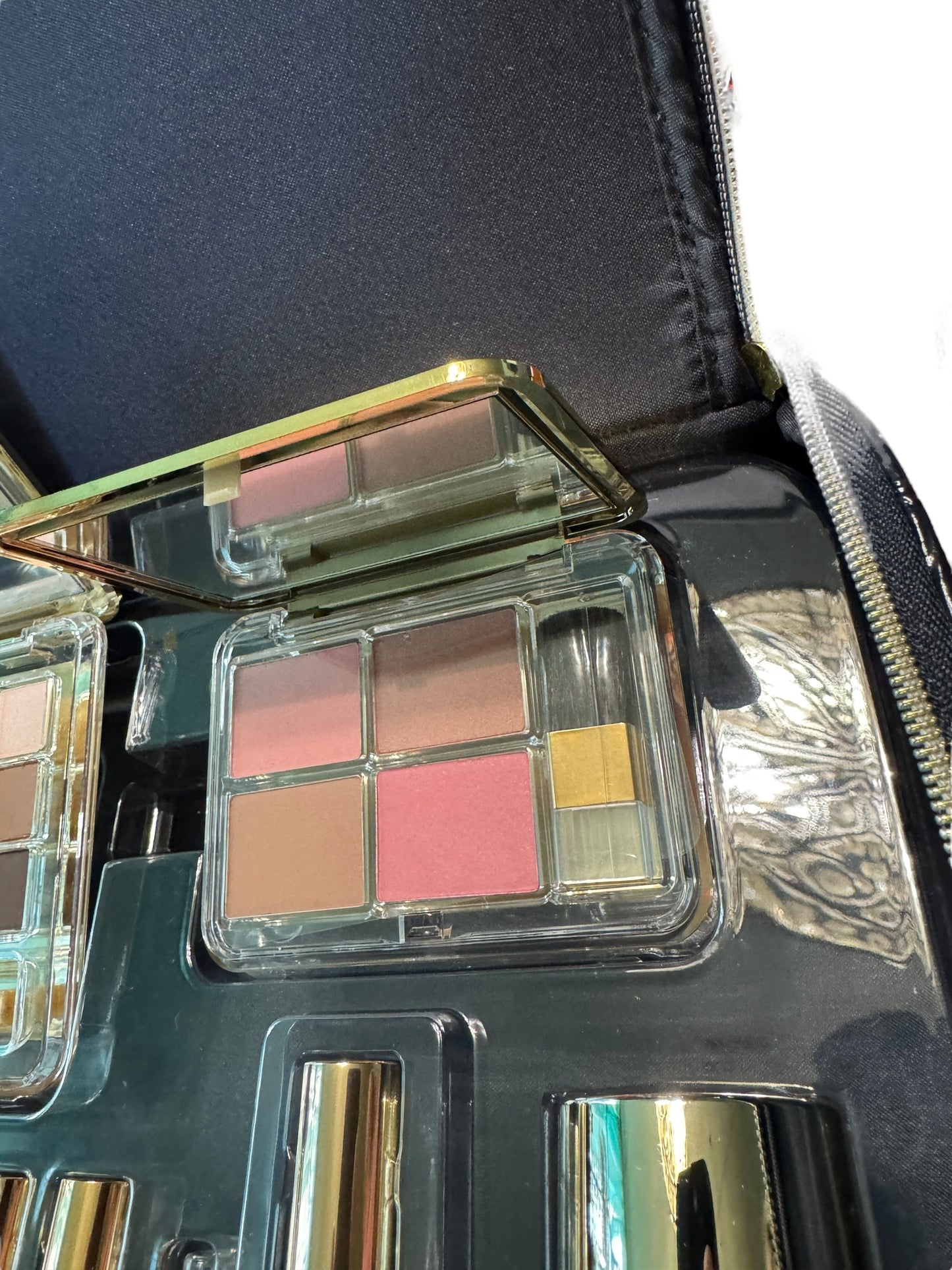 Estée Lauder BLOCKBUSTER Holiday Makeup Kit - 16 Piece Set!