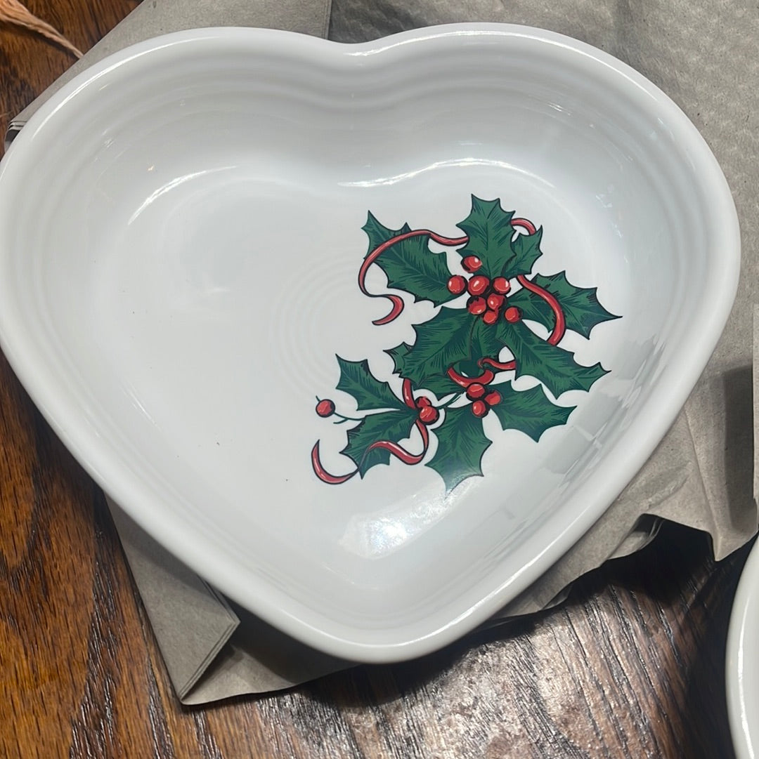 Fiesta Salary Employee 2020 3 Piece Heart Bowl Set Holly Berry