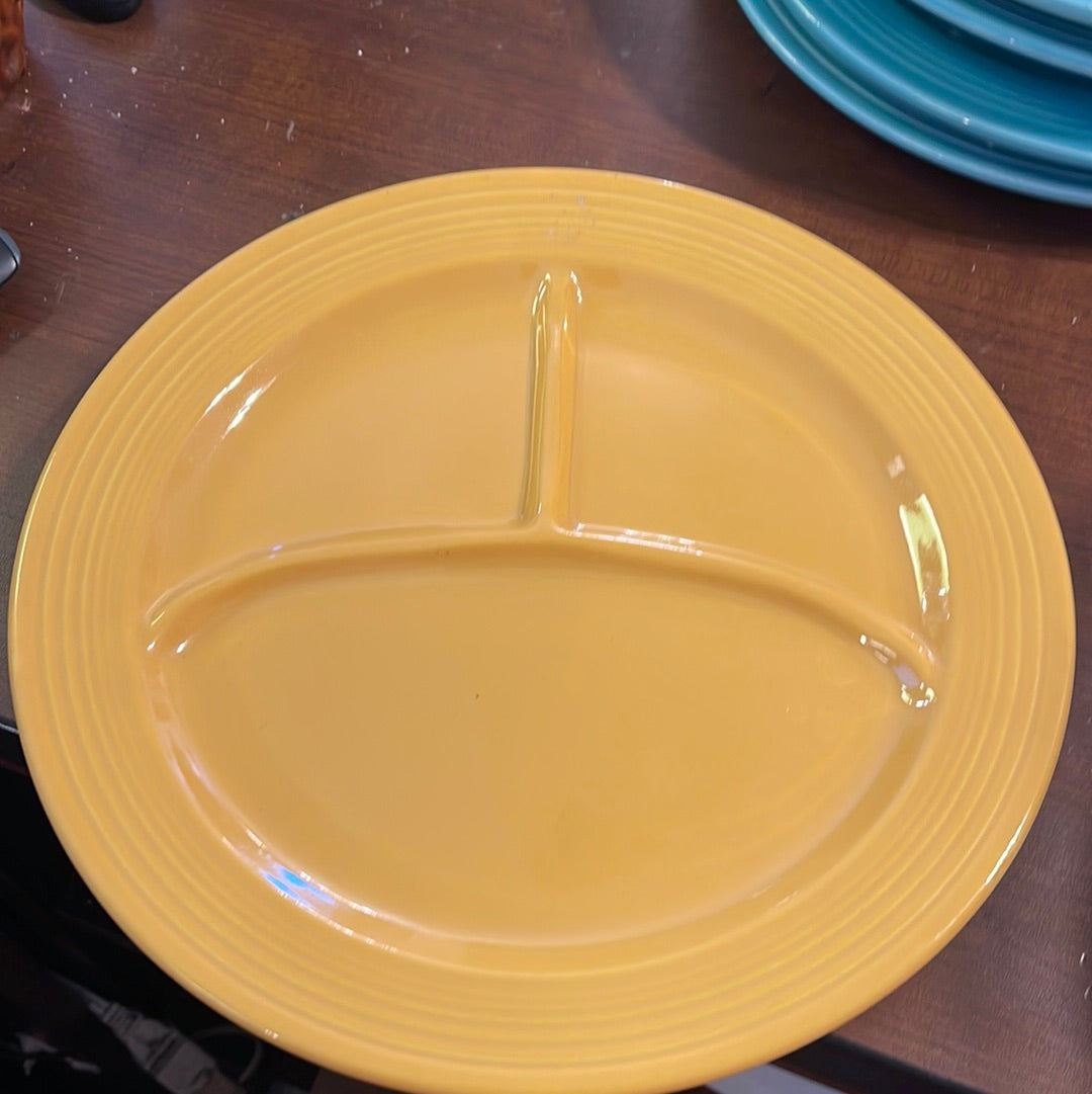 Fiesta Grill / Divided Plate in Yellow +No Damage+