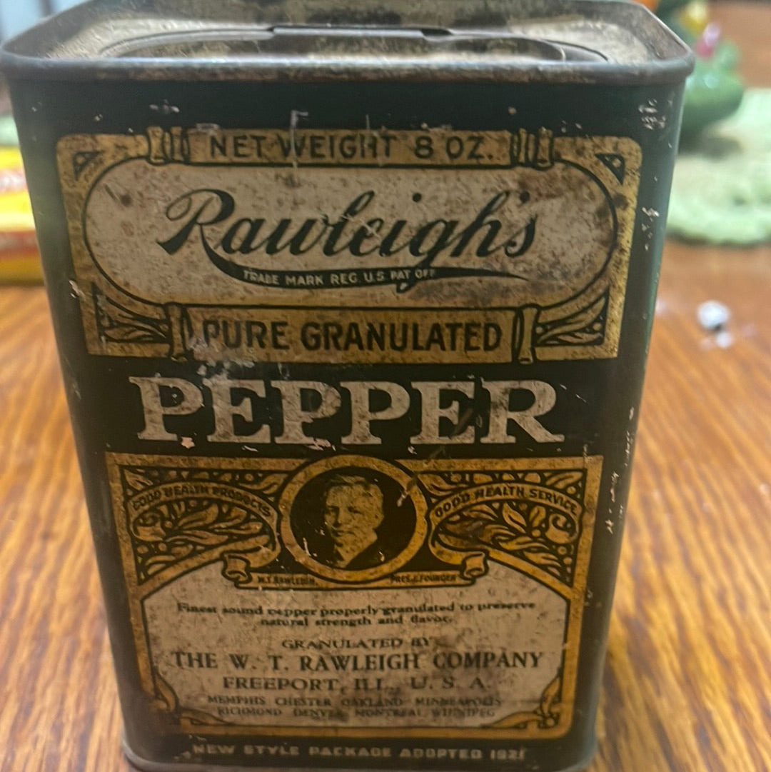 Vintage Rawleighs Spice Tin Pepper 8oz LARGE FREEPORT IL Co.